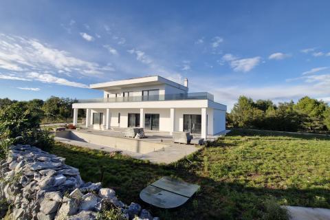 Istra, Rakalj- moderna vila s bazenom i pogledom na more