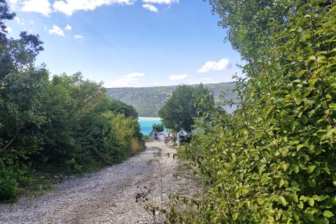 Baugrundstück mit Meerblick, in der Nähe des Strandes und von Trget