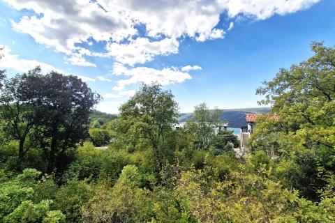 Baugrundstück mit Meerblick, in der Nähe des Strandes und von Trget