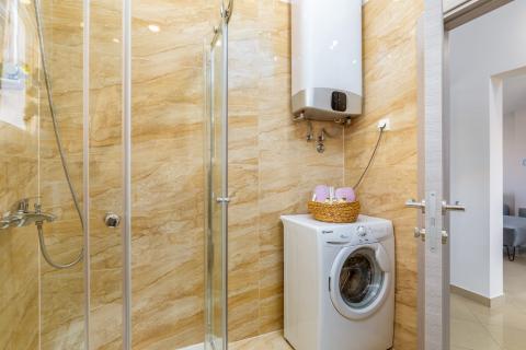 Istra,Valbandon,stan u blizini mora i plaža