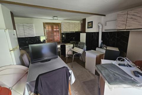 Hiša , Vrbovsko, 228m2