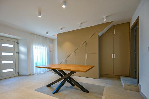 Istra,Novigrad-Adaptirana kuća s vrtom i pogledom na more