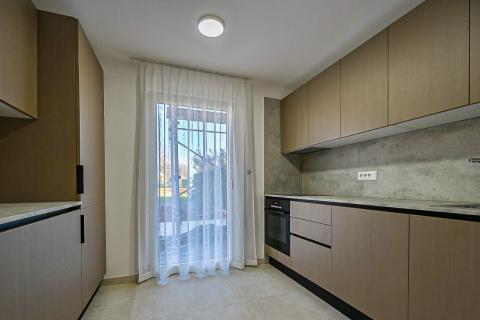 Istra,Novigrad-Adaptirana kuća s vrtom i pogledom na more