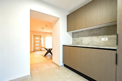 Istra,Novigrad-Adaptirana kuća s vrtom i pogledom na more