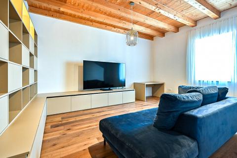 Istra,Novigrad-Adaptirana kuća s vrtom i pogledom na more