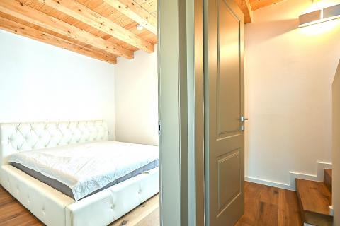 Istra,Novigrad-Adaptirana kuća s vrtom i pogledom na more