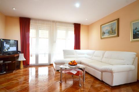 Istra, Rovinj, 9km, prizemnica s bazenom na 490 m2 okućnice