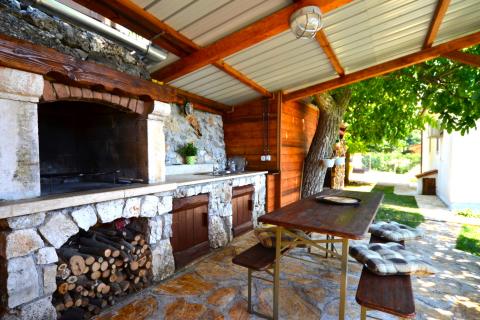 Istra, Rovinj, 9km, prizemnica s bazenom na 490 m2 okućnice