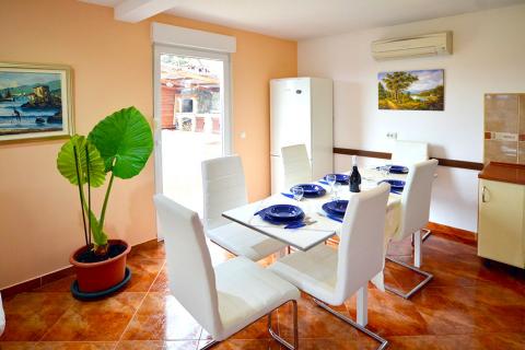 Istra, Rovinj, 9km, prizemnica s bazenom na 490 m2 okućnice