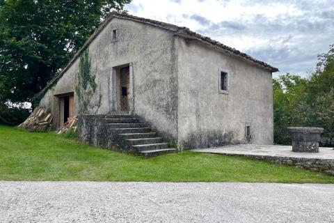 Kastav, Spinčići, autohtona kamena kuća za adaptaciju, zemljište od 858 m2, blizina Opatije