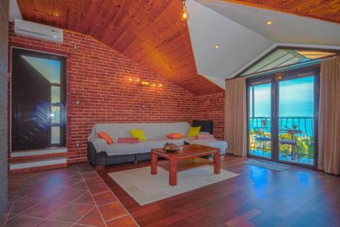 House Krnjevo, Rijeka, 343m2