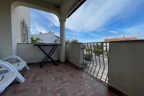 Otok Krk, Grad Krk-Ugodan, sunčan stan s pogledom na more 