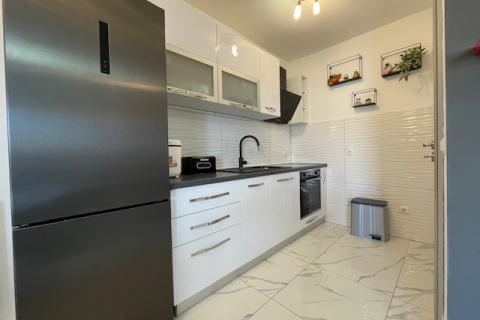 Otok Krk, Grad Krk-Ugodan, sunčan stan s pogledom na more 