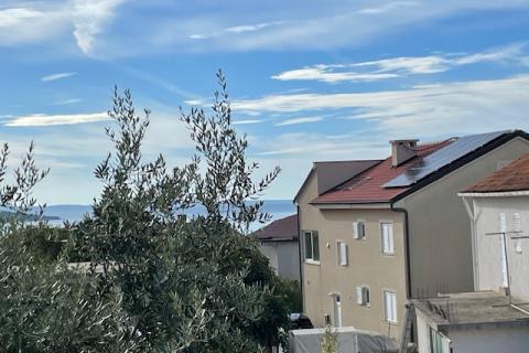 Otok Krk, Grad Krk-Ugodan, sunčan stan s pogledom na more 