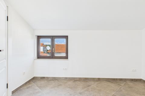 Rovinj - Stan u potkrovlju manje zgrade, 108 m², pogled more 