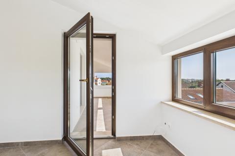 Rovinj - Stan u potkrovlju manje zgrade, 108 m², pogled more 