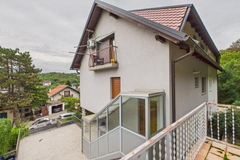 Zagreb, Mlinovi - obiteljska kuća na tri etaže na atraktivnoj lokaciji