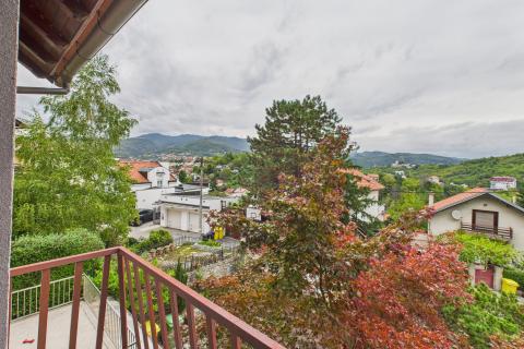 Zagreb, Mlinovi - obiteljska kuća na tri etaže na atraktivnoj lokaciji