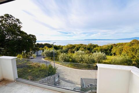 Flat/Appartement Rožmanići, Kostrena, 130m2