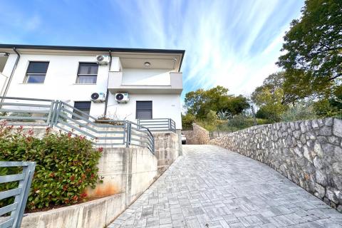 Flat/Appartement Rožmanići, Kostrena, 130m2