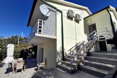 Novi Vinodolski, Klenovica - kuća s predivnim pogledom u blizini plaže