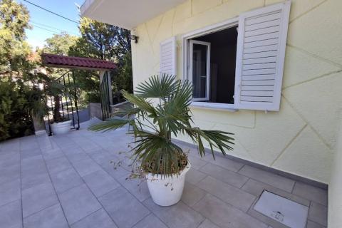 Novi Vinodolski, Klenovica - kuća s predivnim pogledom u blizini plaže