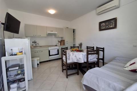 Novi Vinodolski, Klenovica - kuća s predivnim pogledom u blizini plaže