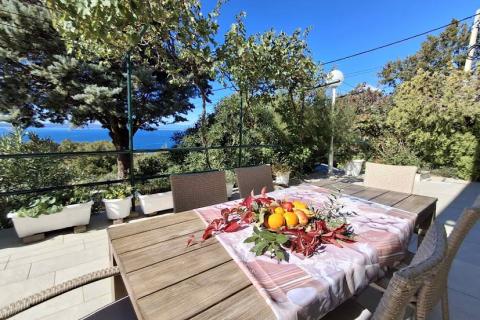 Novi Vinodolski, Klenovica - kuća s predivnim pogledom u blizini plaže