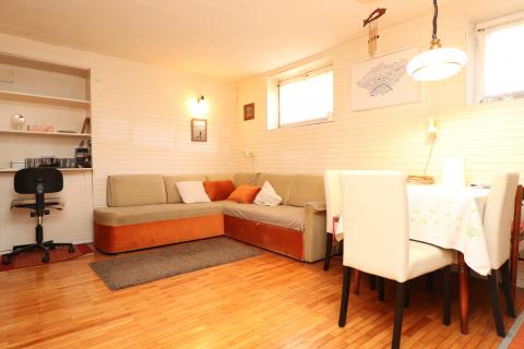 Zagreb, Trešnjevka – stan Selska s parkirnim mjestom