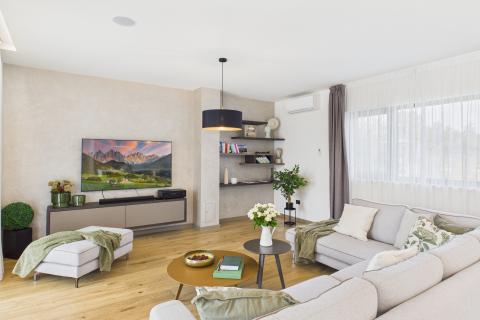 Rovinj, okolica - nova kuća 291 m2 s preljevnim bazenom na okućnici od 1180m2 