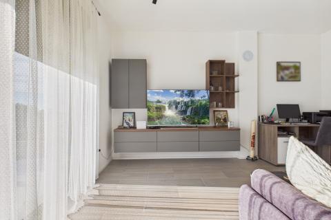 Istra, Rovinjsko Selo, moderna obiteljska kuća s bazenom