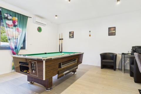 Istra, Rovinjsko Selo, moderna obiteljska kuća s bazenom