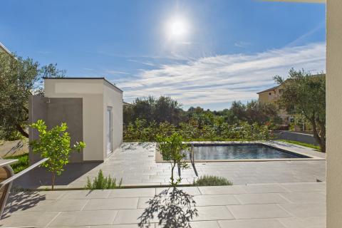 Istra, Rovinjsko Selo, moderna obiteljska kuća s bazenom