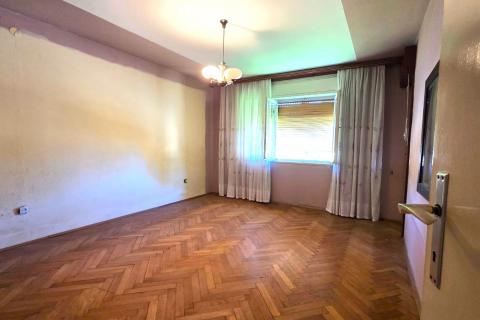 Rovinj, Wohnung, 2 Schlafzimmer, Parkplatz, 1. Stock in einem Wohngebäude, Stadtzentrum