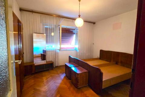 Rovinj, Wohnung, 2 Schlafzimmer, Parkplatz, 1. Stock in einem Wohngebäude, Stadtzentrum