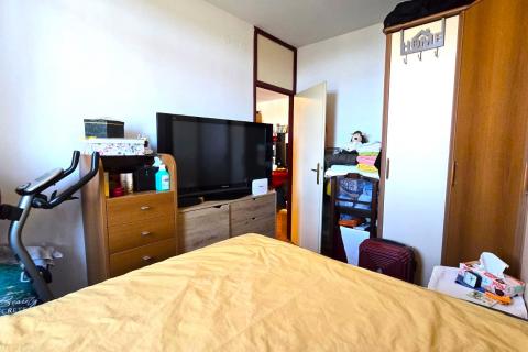 Rovinj, stan u zgradi, lift, pogled more, parking, drvarnica