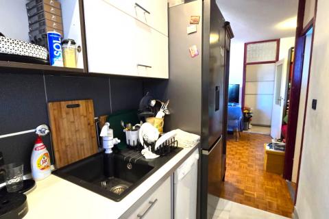 Rovinj, stan u zgradi, lift, pogled more, parking, drvarnica