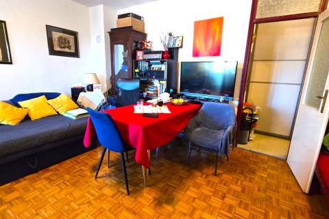 Rovinj, stan u zgradi, lift, pogled more, parking, drvarnica