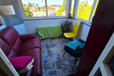 Rovinj, stan u zgradi, lift, pogled more, parking, drvarnica