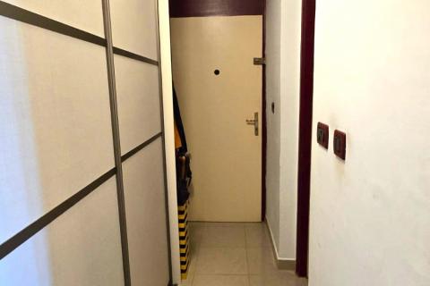 Rovinj, stan u zgradi, lift, pogled more, parking, drvarnica