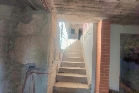 BRIBIR – Autohtona kamena kuća u ROH-BAU fazi, 170 m²