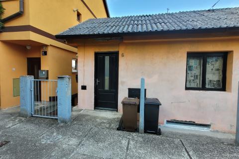 Kuća u Maksimiru/Lašćini - za adaptaciju ili gradnju novog doma