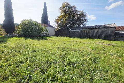 Istra,Oprtalj-Građevinsko zemljište u mirnom zaseoku