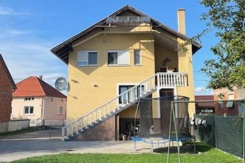 Дом Hrašće Turopoljsko, Novi Zagreb - Zapad, 195m2