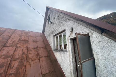 Skrad - dvojna kuća sa dva stana, 635m2 i okućnicom 85m2