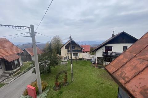 Skrad - dvojna kuća sa dva stana, 635m2 i okućnicom 85m2