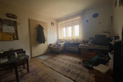 Skrad - dvojna kuća sa dva stana, 635m2 i okućnicom 85m2