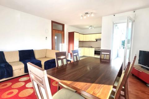 Istra,Novigrad-Dvosobni stan u prizemlju s vrtom i bazenom