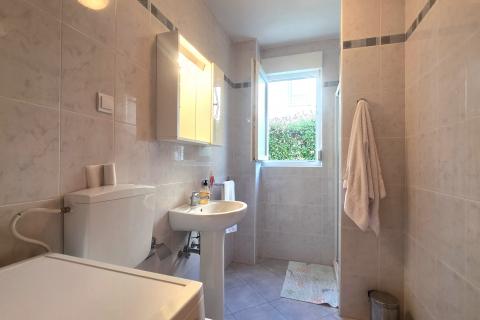 Istra,Novigrad-Dvosobni stan u prizemlju s vrtom i bazenom