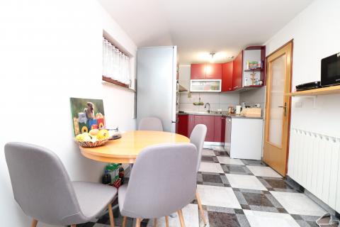 Sveta Klara – kuća s dva stana, 204m2